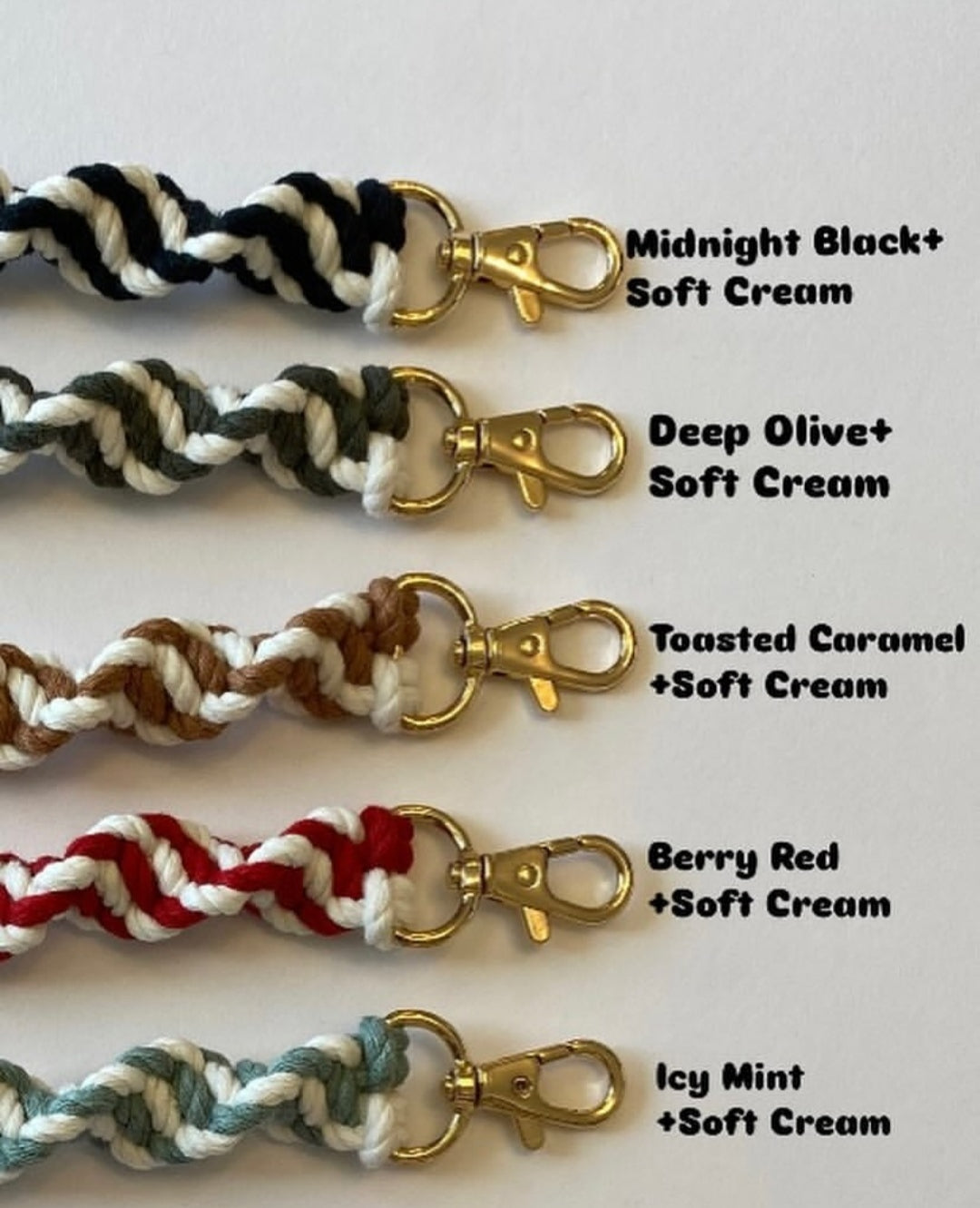 Vira macrame keychain available in 10 colors BY zaytouna handmade